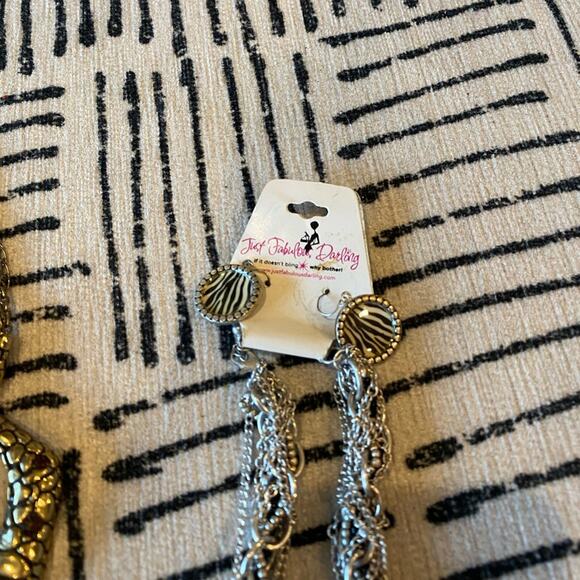 Set of Two Statement Necklaces - Picture 5 of 5